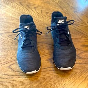 Nike Infuriate Tennis Shoes